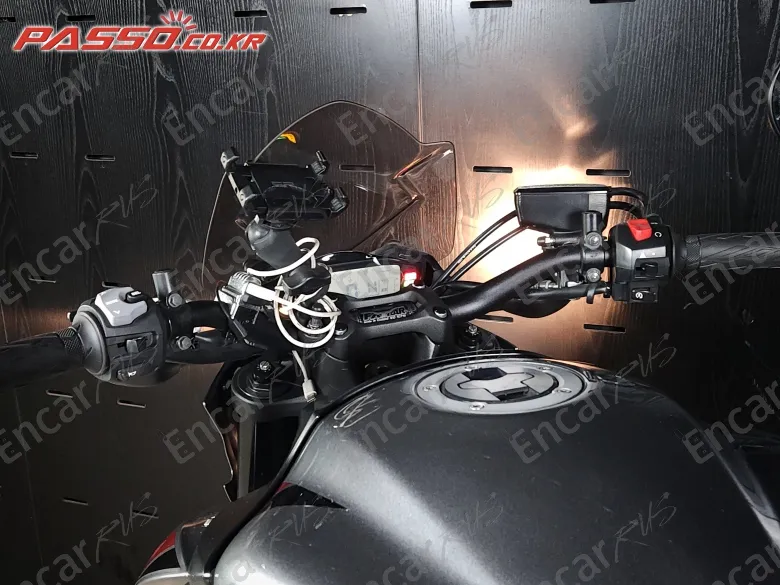 Suzuki Gsx S 1000 - фото 3