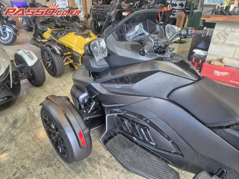 BRP CAN-AM SPYDER RT LIMITED - фото 3