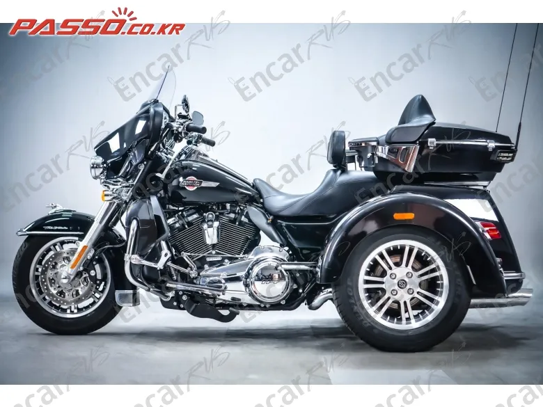 Harley-Davidson Flhtcutg Tri Glide Ultra Classic - фото 1