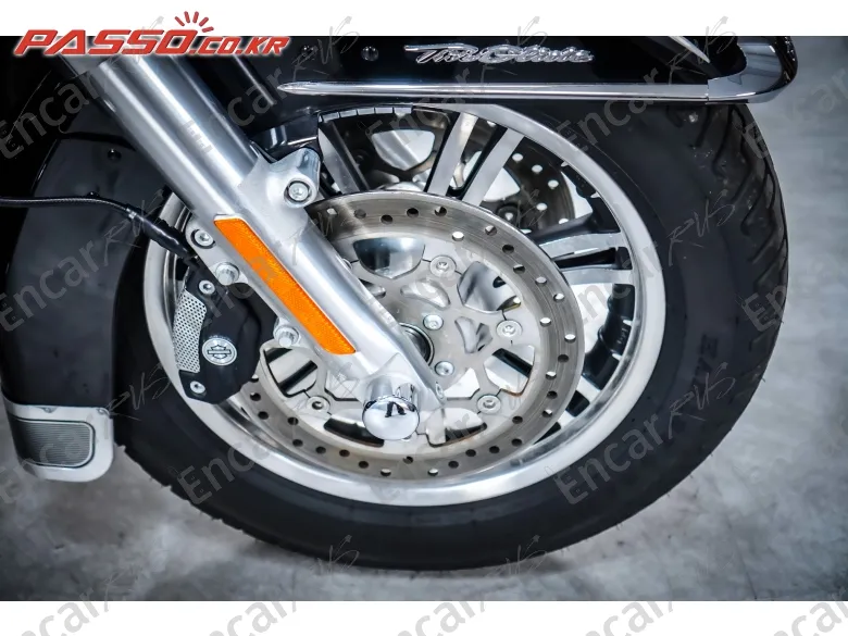 Harley-Davidson Flhtcutg Tri Glide Ultra Classic - фото 5