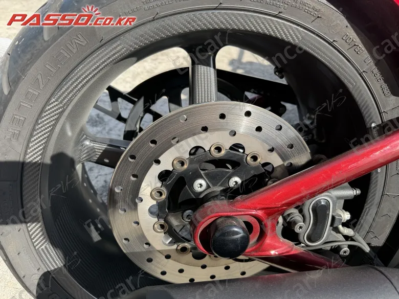 Harley-Davidson Cvo Breakout - фото 5