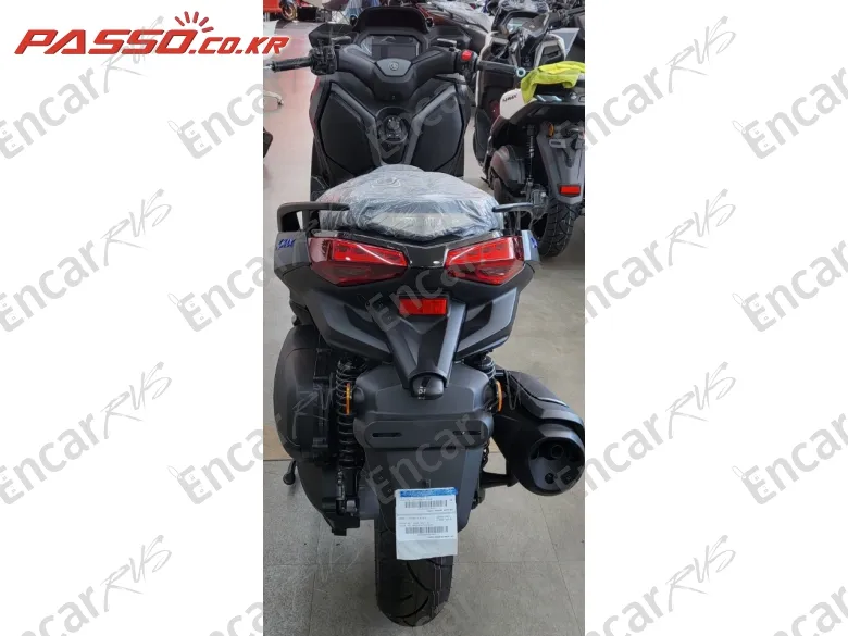 YAMAHA X MAX 300 ABS - фото 2