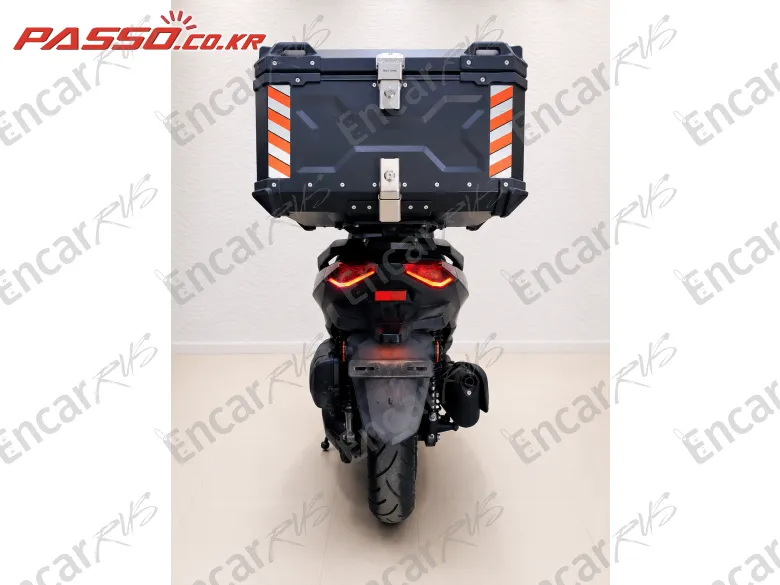 YAMAHA X MAX 300 ABS - фото 2