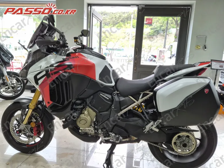 Ducati Multistrada V4 Rs - фото 1