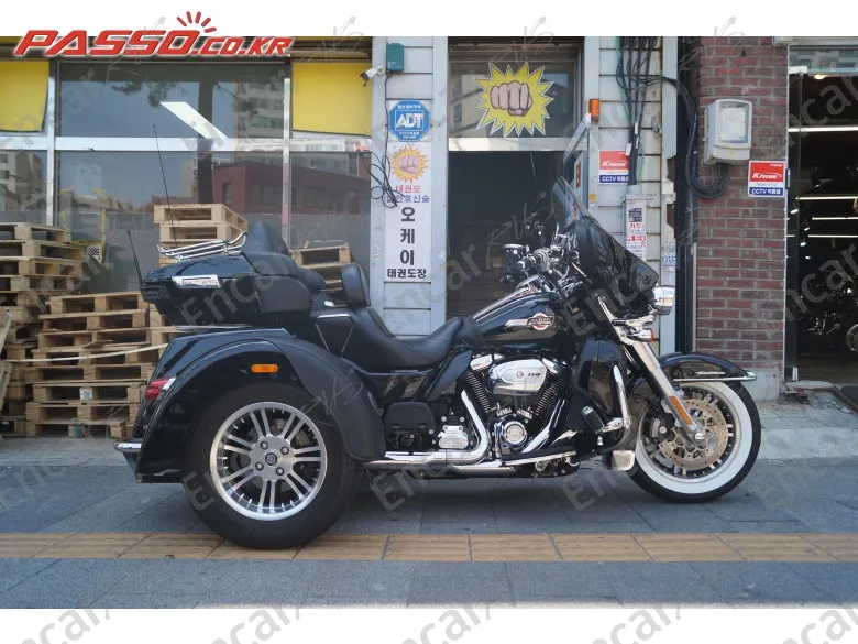 Harley-Davidson Flhtcutg Tri Glide Ultra Classic - фото 0