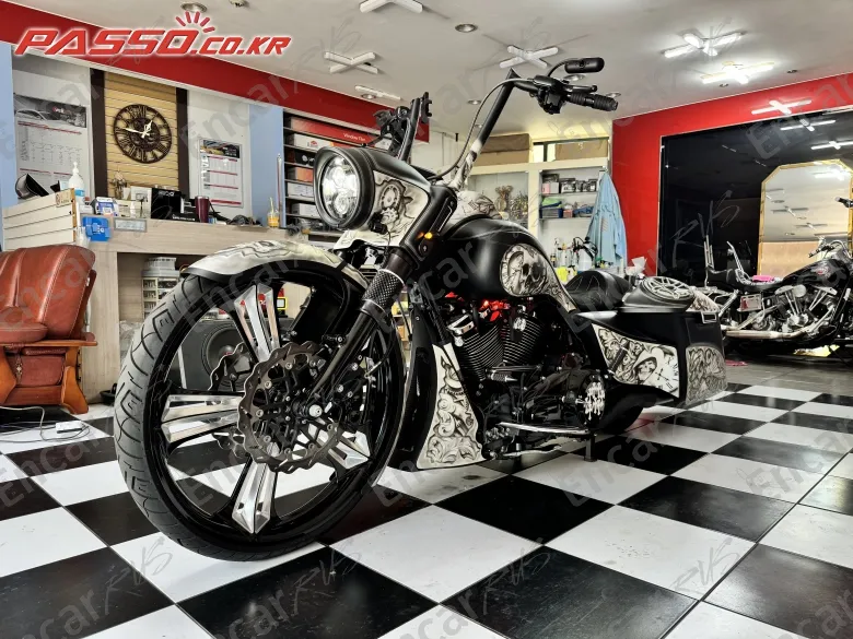 HARLEY-DAVIDSON ROAD KING SPECIAL - фото 1