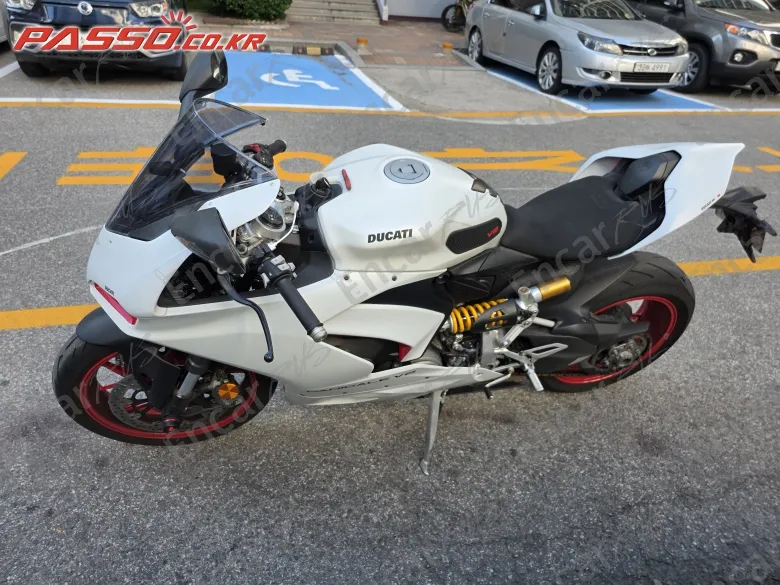 Ducati Panigale V2 - фото 1