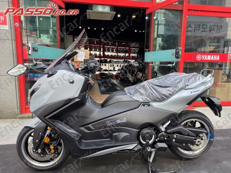 YAMAHA T MAX 560 - фото 1