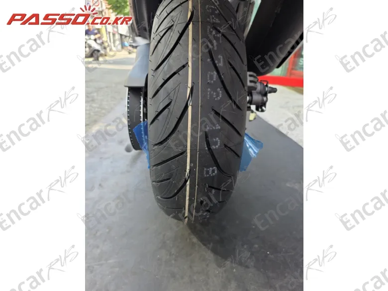 YAMAHA T MAX 560 - фото 5