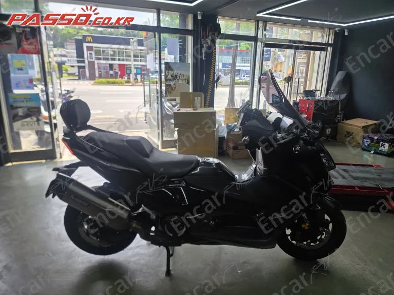 YAMAHA T MAX 560 - фото 0