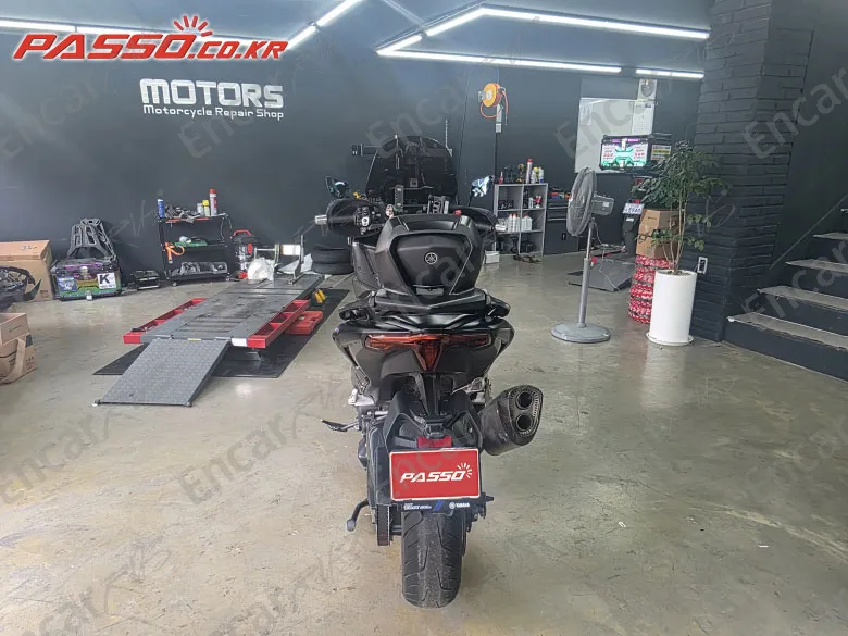 YAMAHA T MAX 560 - фото 2