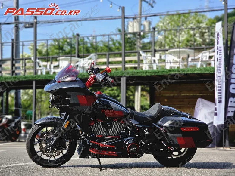 HARLEY-DAVIDSON CVO ROAD GLIDE ST - фото 1