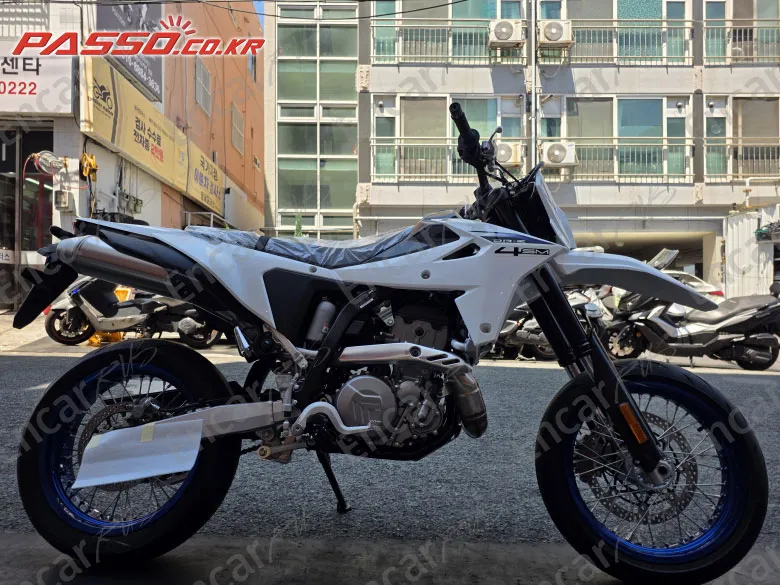 SUZUKI DR Z 4 SM - фото 0
