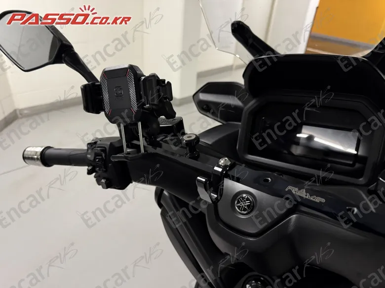 YAMAHA X MAX 300 ABS - фото 3