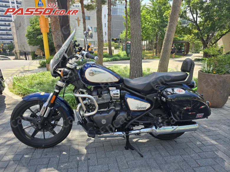 Royal Enfield Super Meteor 650 - фото 1