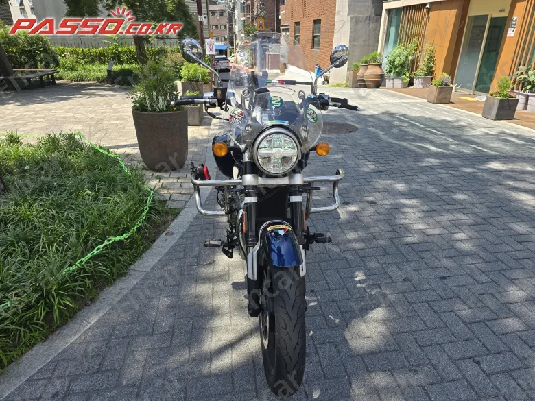 Royal Enfield Super Meteor 650 - фото 6