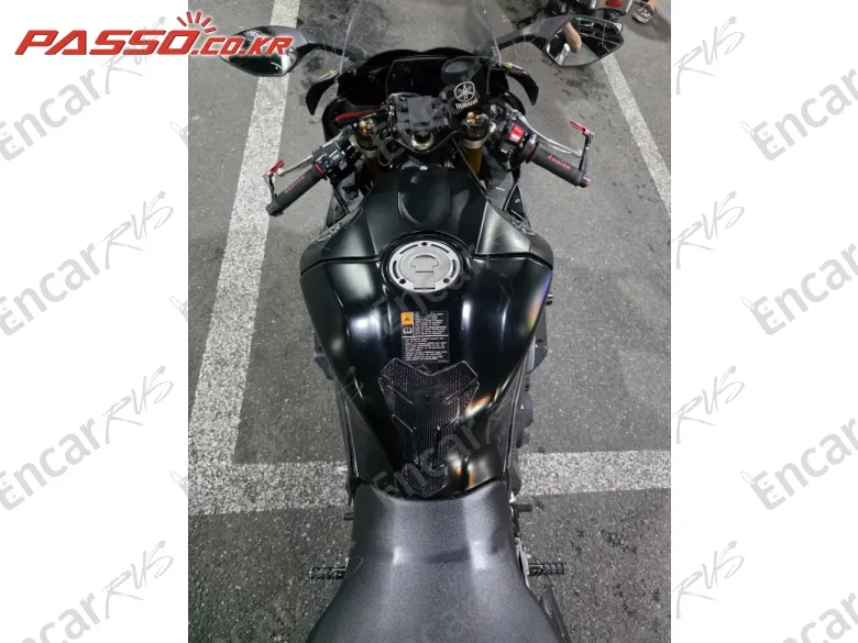 Yamaha Yzf R1 - фото 3