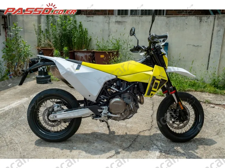 Husqvarna 701 Supermoto - фото 0