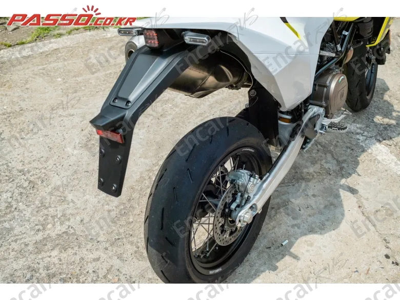 Husqvarna 701 Supermoto - фото 2