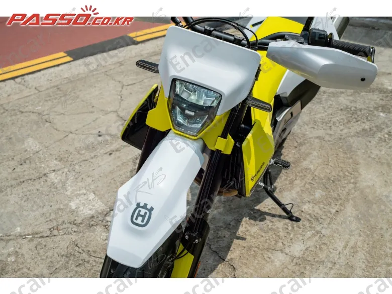 Husqvarna 701 Supermoto - фото 4