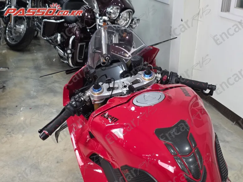 Ducati Panigale V4 S - фото 3