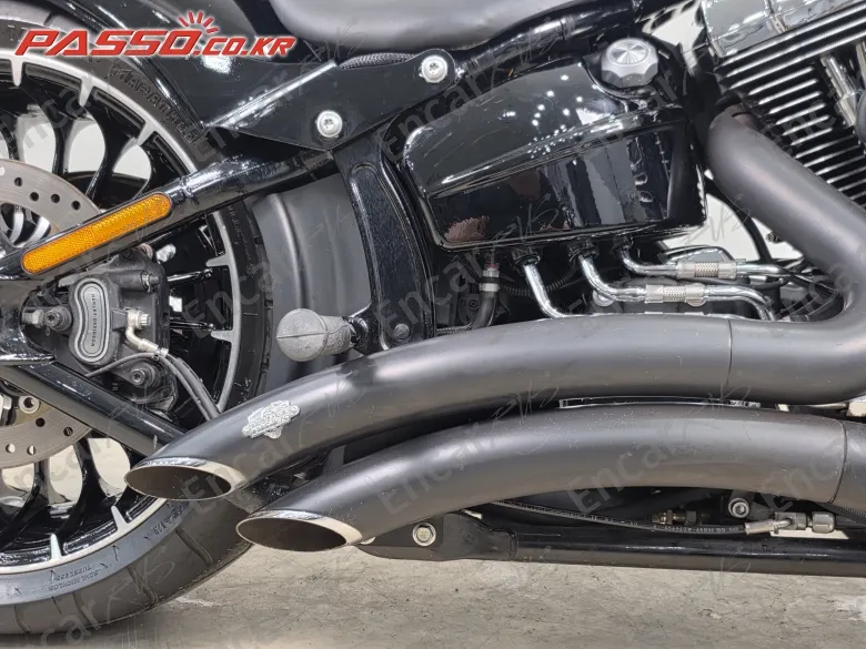 Harley-Davidson Breakout - фото 6