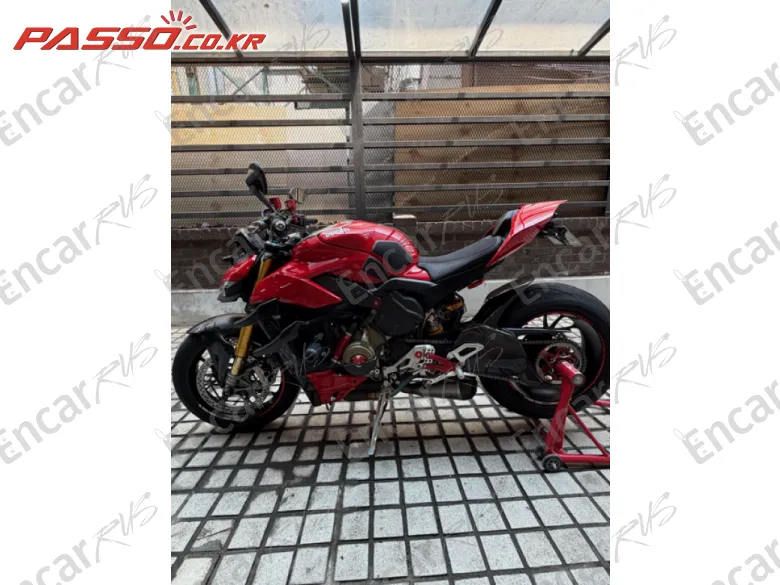 Ducati Streetfighter V4 S - фото 1