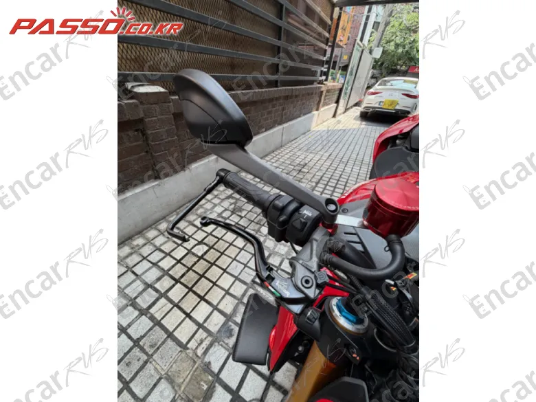 Ducati Streetfighter V4 S - фото 3