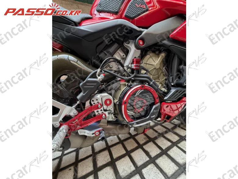 Ducati Streetfighter V4 S - фото 4