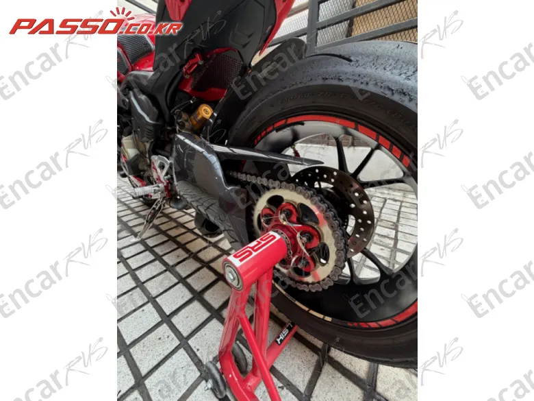 Ducati Streetfighter V4 S - фото 5