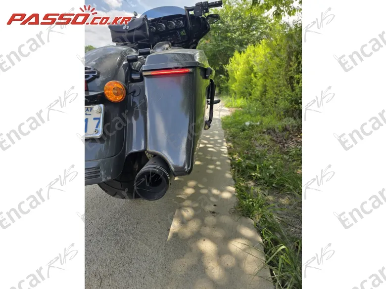 HARLEY-DAVIDSON FLHXS STREET GLIDE SPECIAL - фото 6
