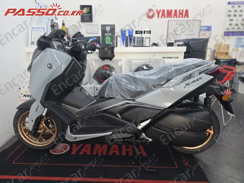 YAMAHA X MAX 300 ABS - фото 1