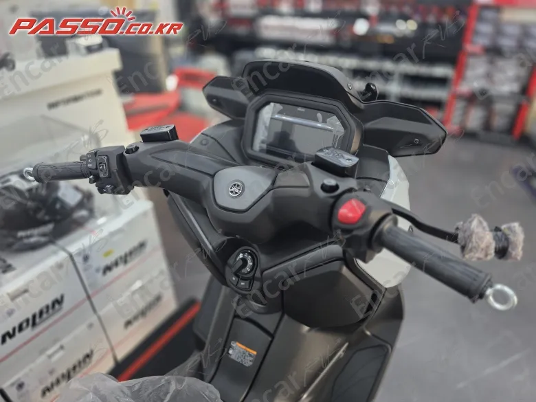 YAMAHA X MAX 300 ABS - фото 3