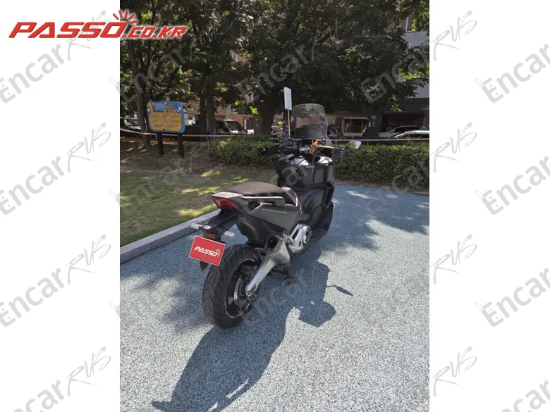 HONDA FORZA 750 - фото 6