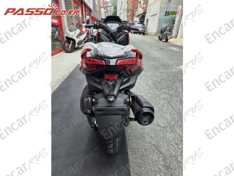 YAMAHA X MAX 300 ABS - фото 2