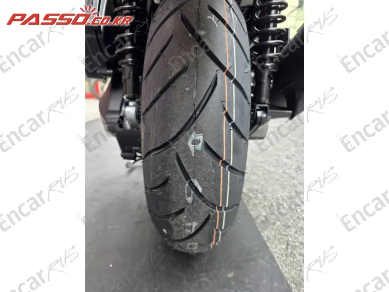 YAMAHA X MAX 300 ABS - фото 5