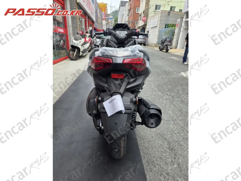 YAMAHA X MAX 300 ABS - фото 2