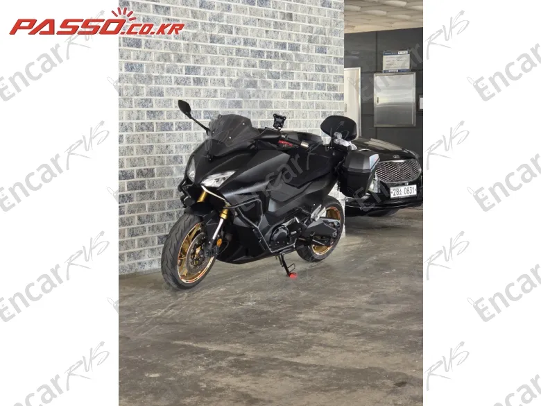 Honda Forza 750 - фото 1