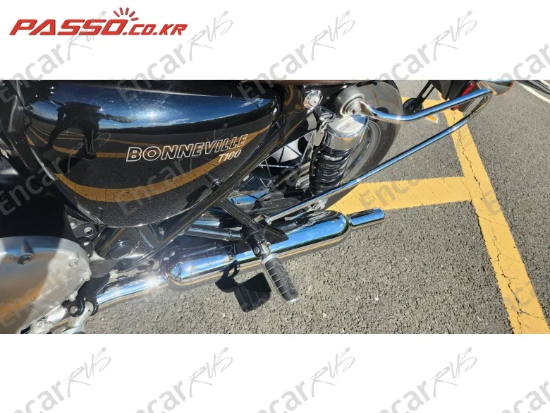 Triumph Bonneville T100 - фото 5