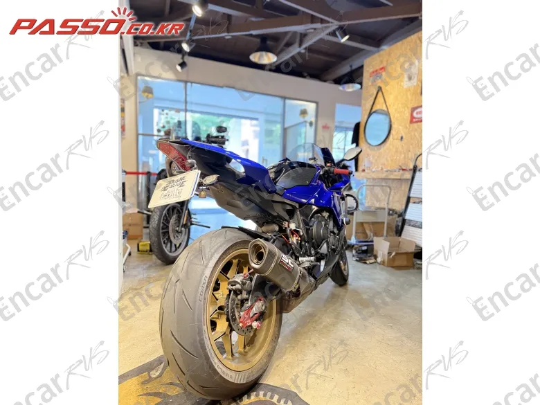 Yamaha Yzf R1 - фото 2