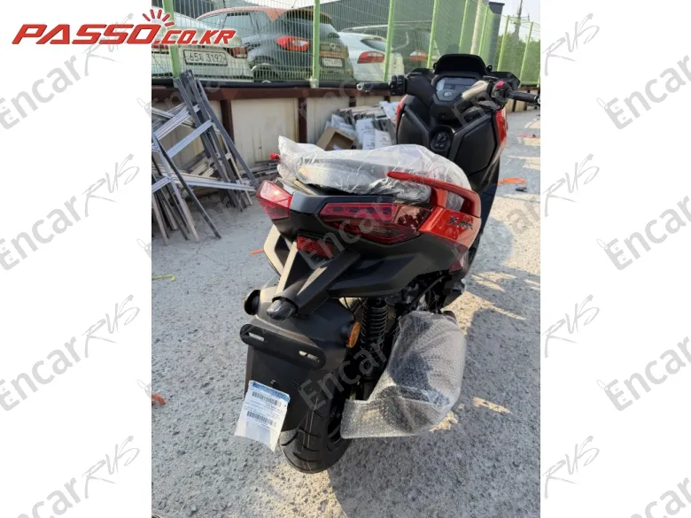 YAMAHA X MAX 300 ABS - фото 2