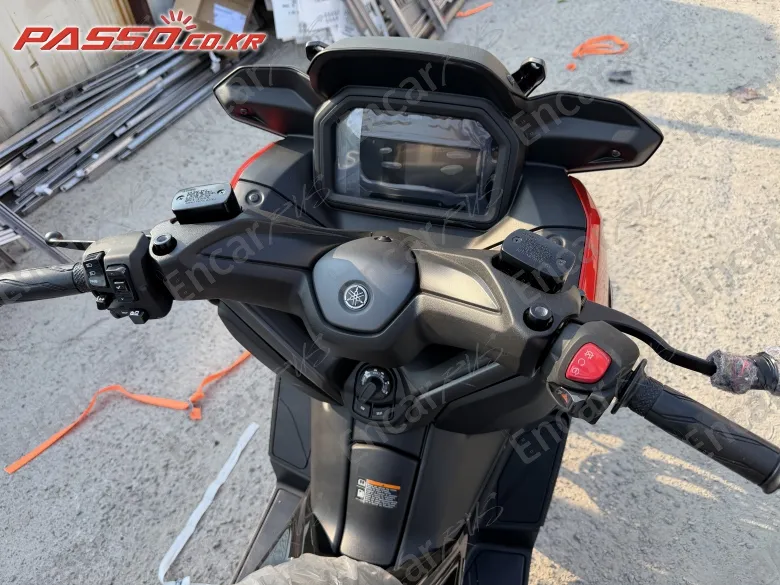 YAMAHA X MAX 300 ABS - фото 3