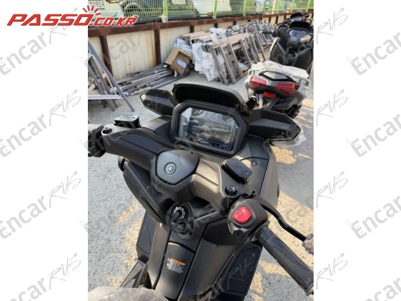 YAMAHA X MAX 300 ABS - фото 4