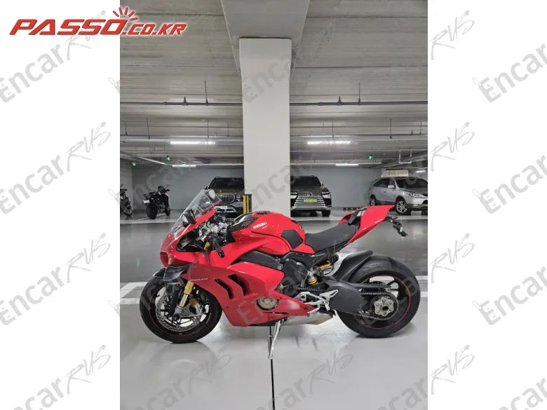 Ducati Panigale V4 S - фото 1