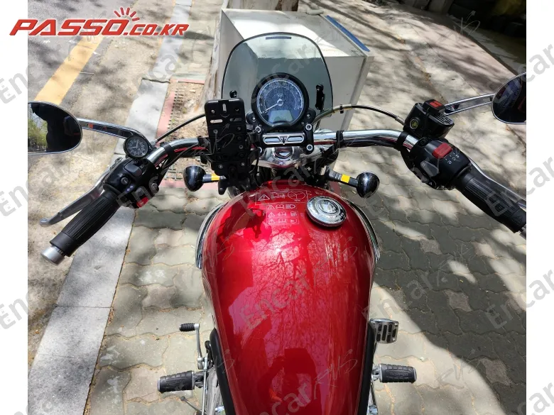 Triumph Speedmaster - фото 6