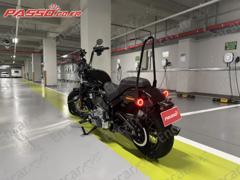 Harley-Davidson Street Bob 117 - фото 2