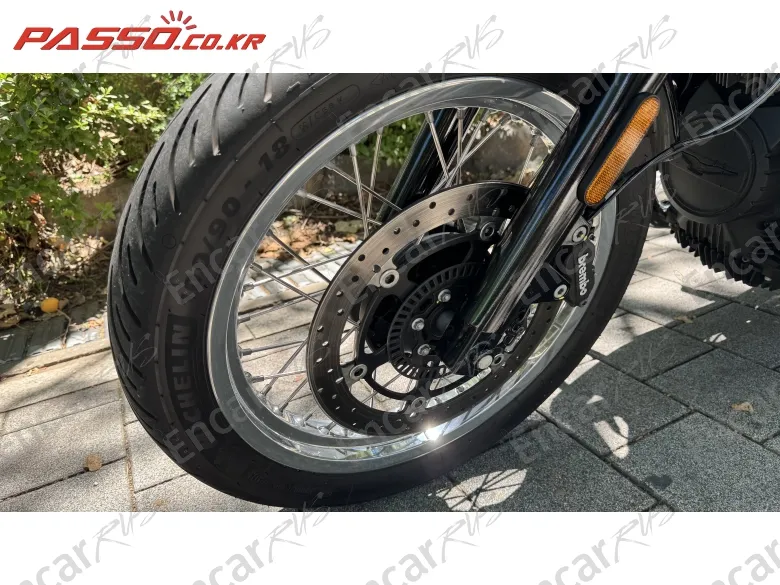 Moto Guzzi V7 850 Special - фото 5