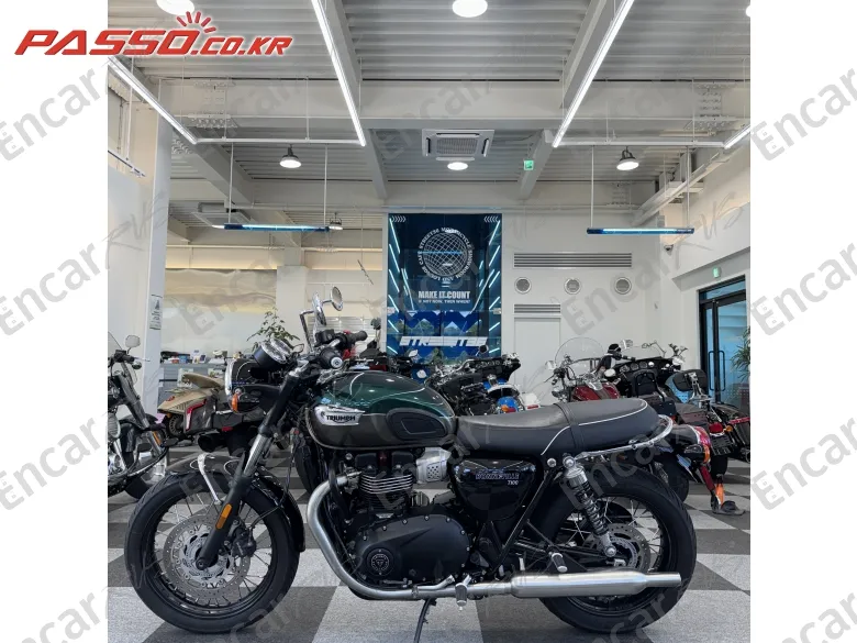 Triumph Bonneville T100 - фото 1