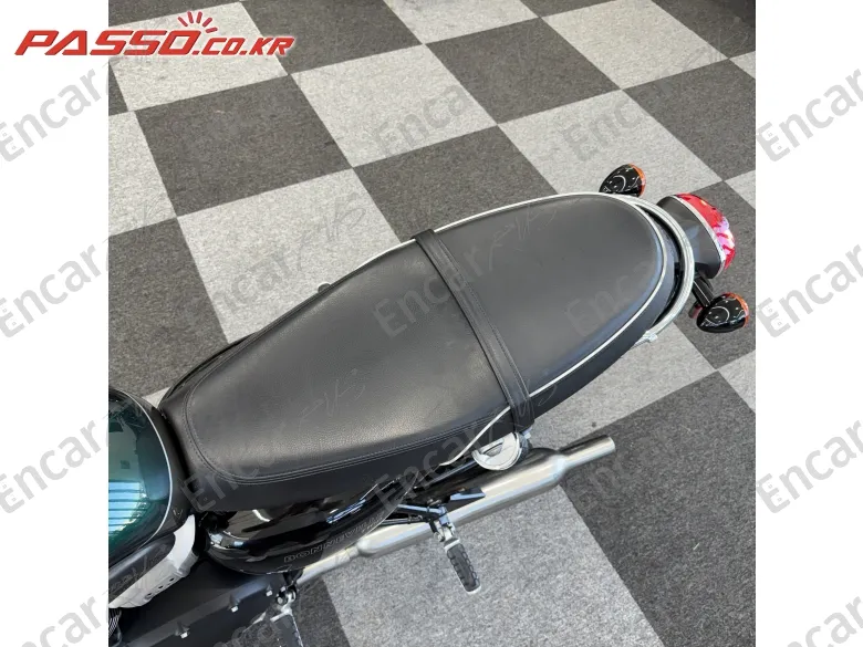 Triumph Bonneville T100 - фото 6