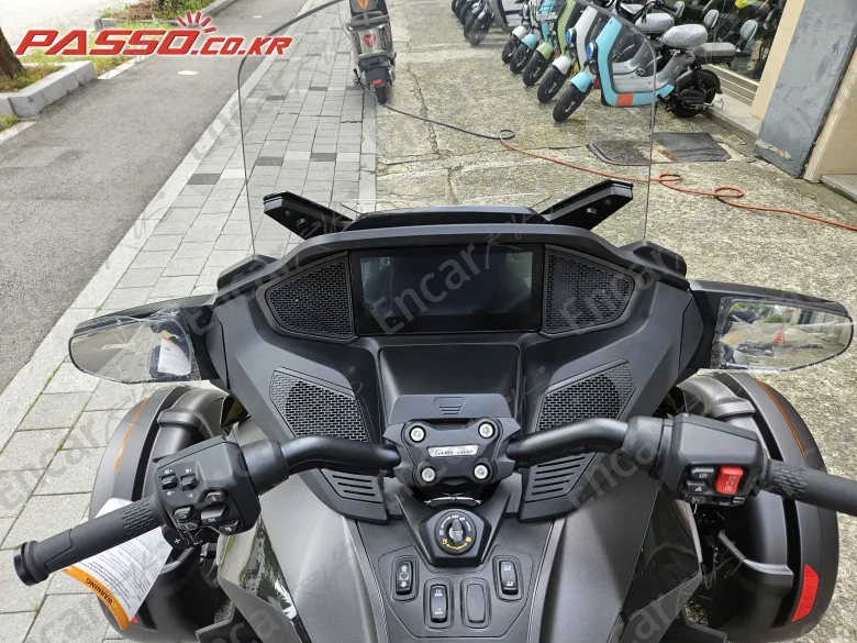 BRP CAN-AM SPYDER RT LIMITED - фото 3